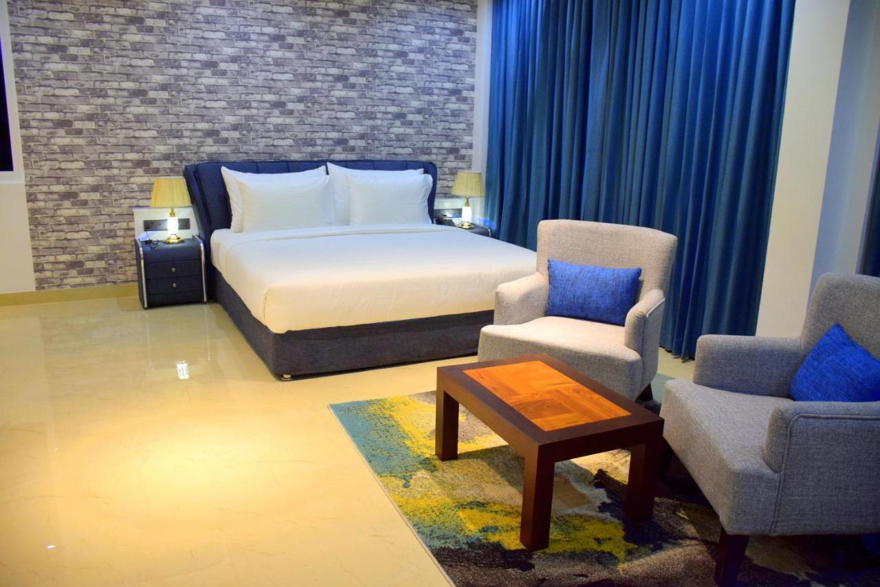 Ruvisha Beach Hotel Negombo Exterior foto